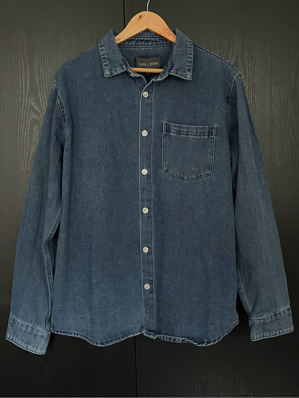 Slate & Stone Men's Dark Blue Denim Button-Down Shirt